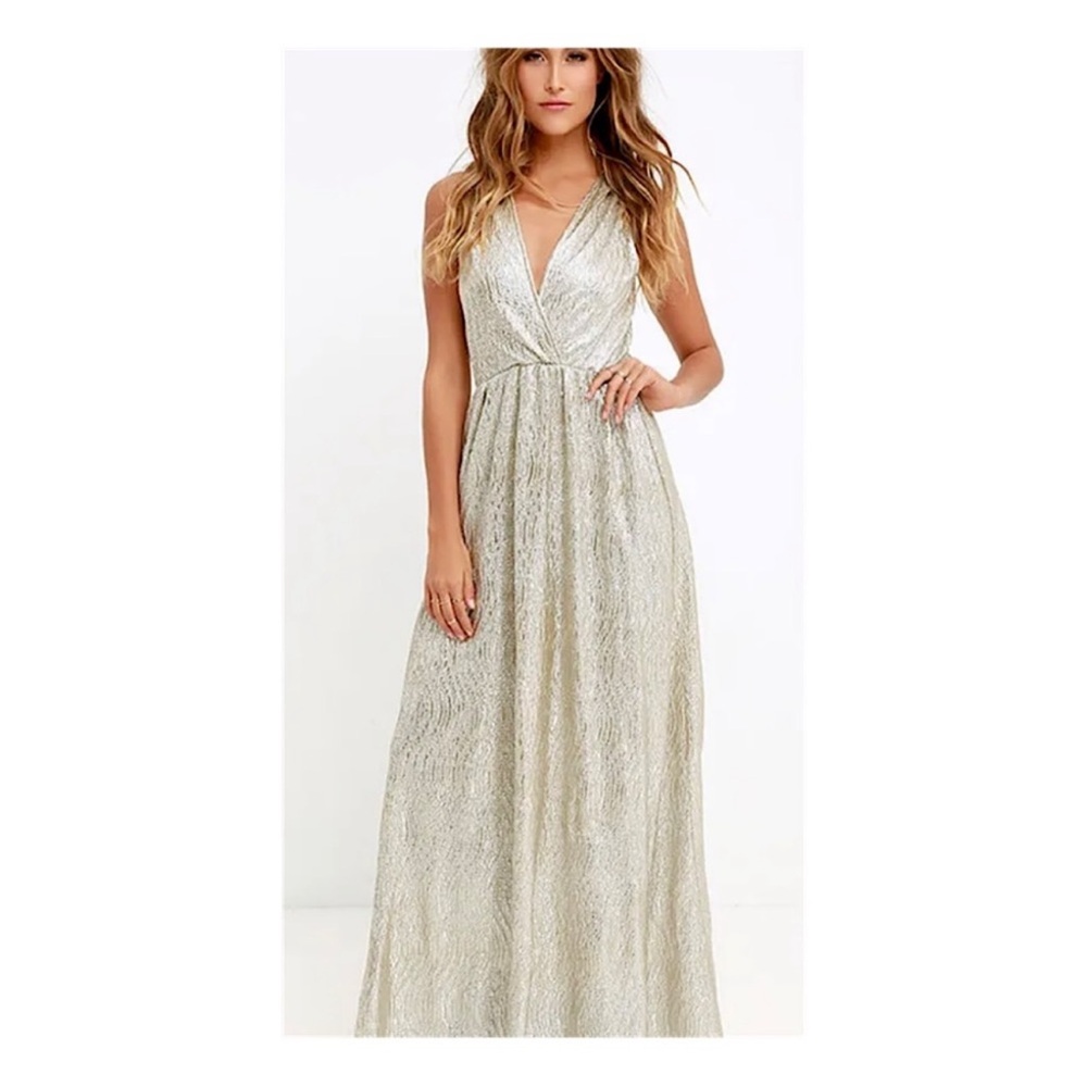 Lulus All that Shimmers is Gold Light Gold Maxi Dress, EUC, Size Large,